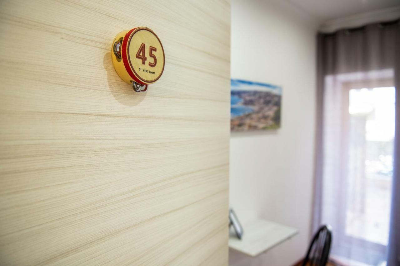 Petrucci B&B Νάπολη Εξωτερικό φωτογραφία
