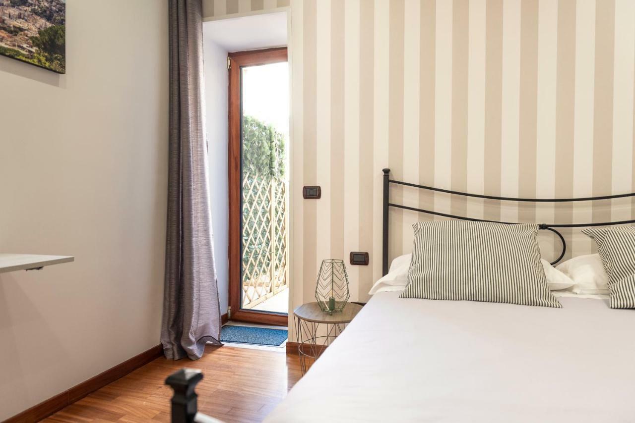 Petrucci B&B Νάπολη Εξωτερικό φωτογραφία